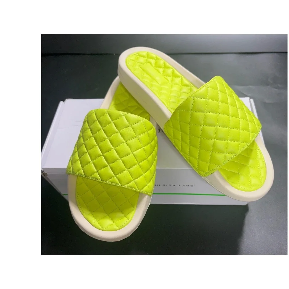 APL NEW Lusso Slide Men's Size 9 Pristine Neon‎ Yellow Quilted Leather